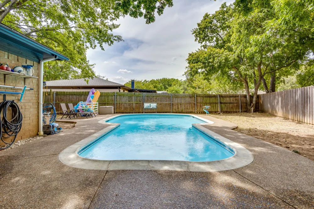 435 SE Gardens Boulevard Burleson, TX 76028