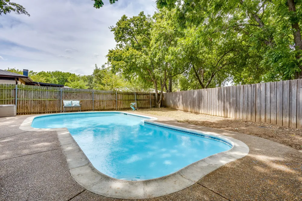 435 SE Gardens Boulevard Burleson, TX 76028