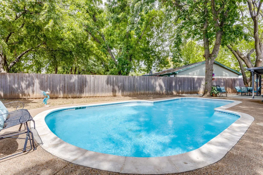 435 SE Gardens Boulevard Burleson, TX 76028