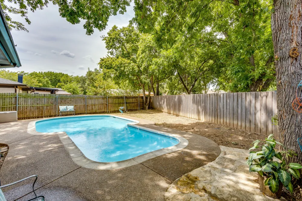 435 SE Gardens Boulevard Burleson, TX 76028