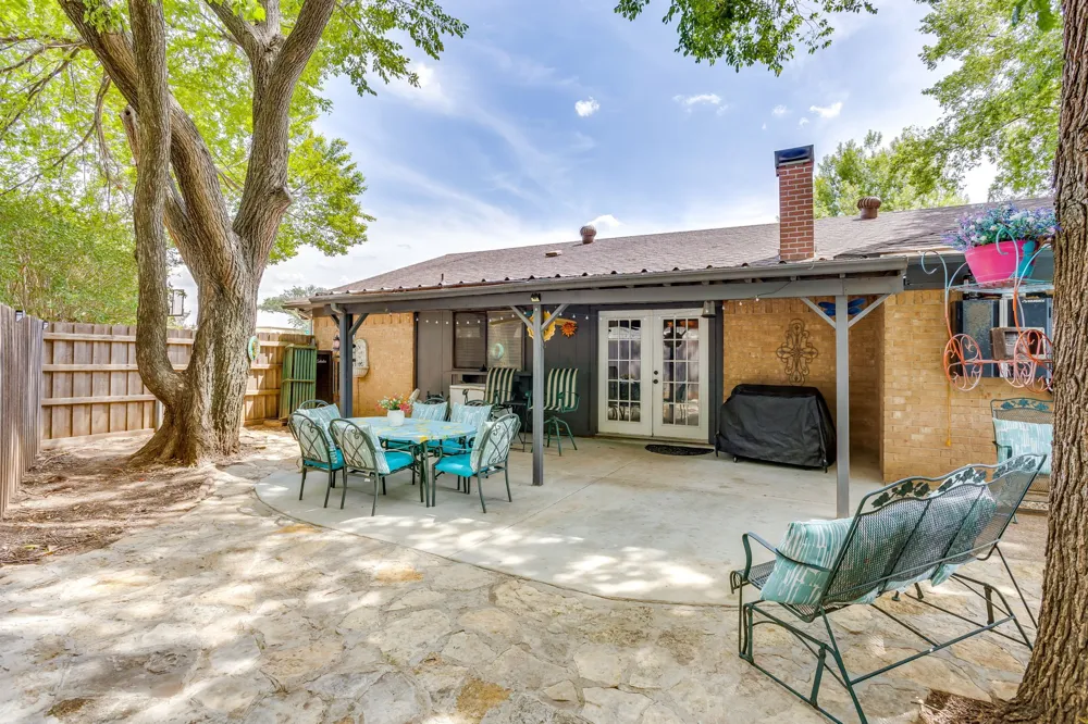 435 SE Gardens Boulevard Burleson, TX 76028