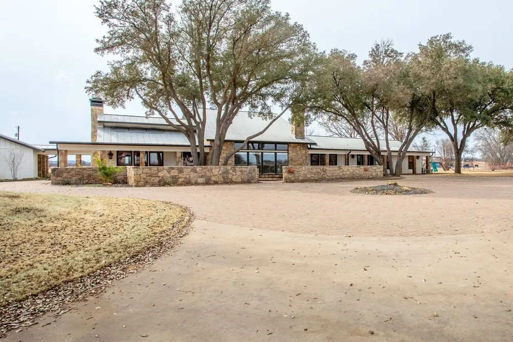 7600 State Highway 6 Albany, TX 76430