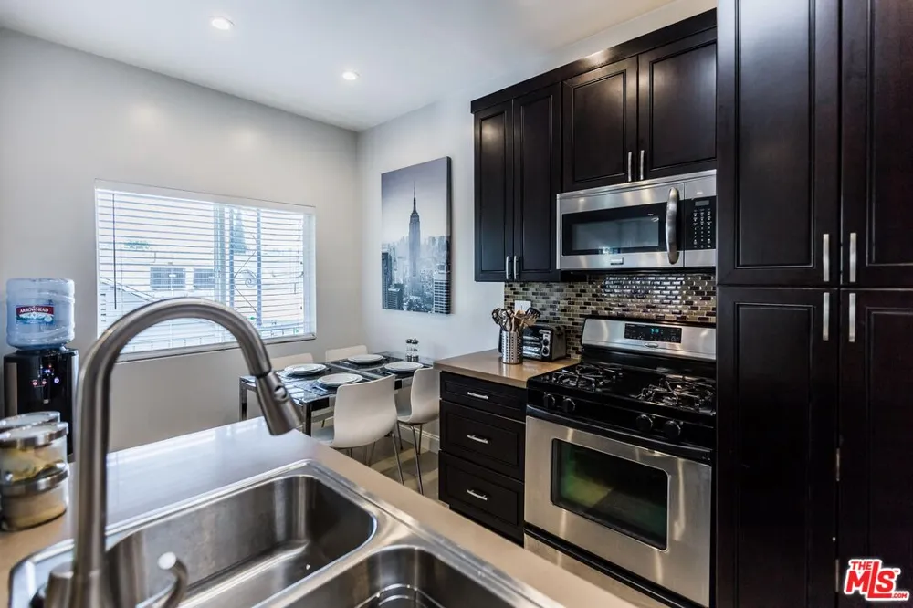 4409 IRVINE AVENUE North Hollywood, CA 91602