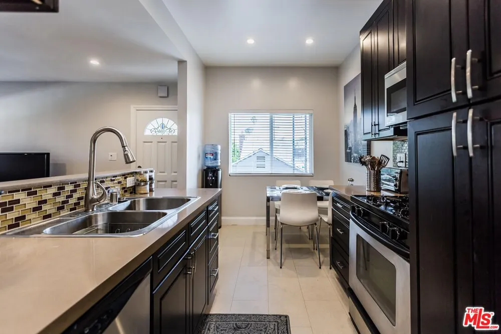 4409 IRVINE AVENUE North Hollywood, CA 91602