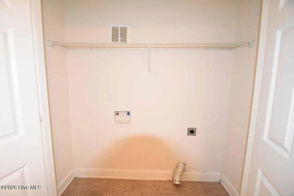 4247 Dudleys Grant Drive #G Winterville, NC 28590