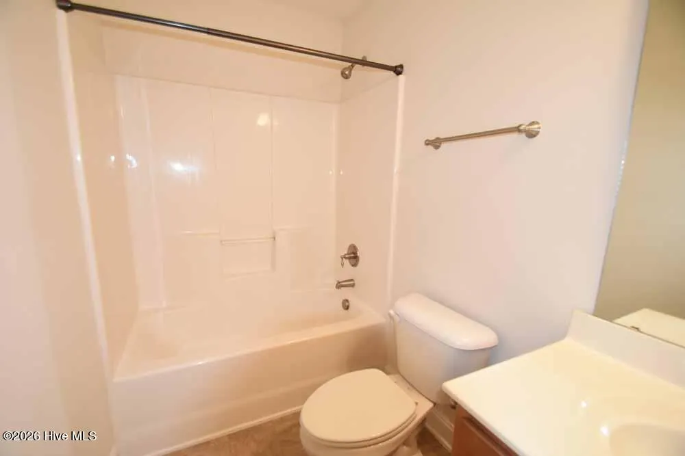4247 Dudleys Grant Drive #G Winterville, NC 28590