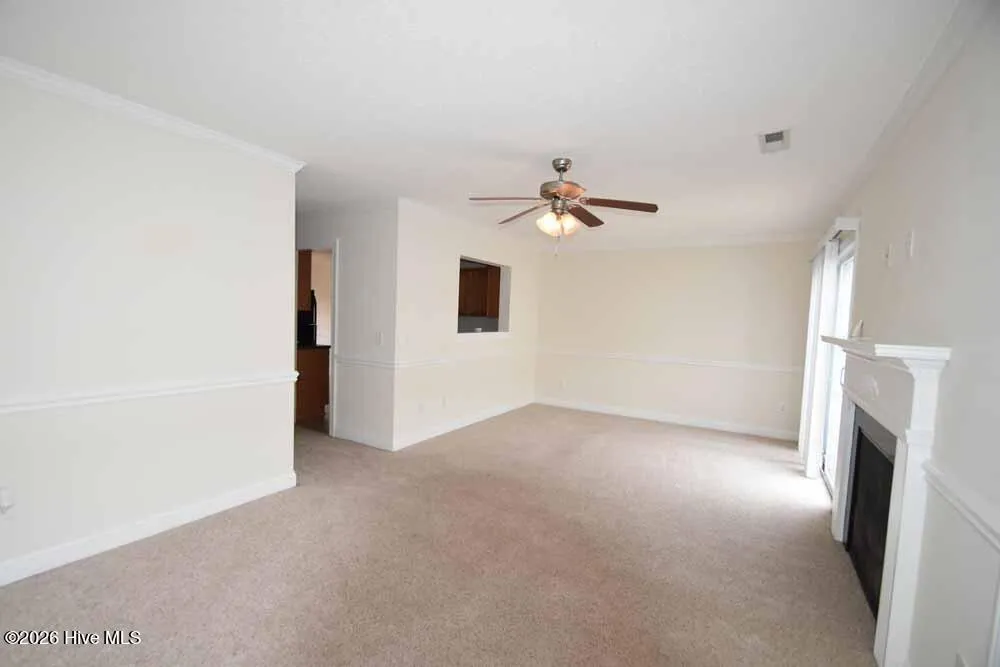 4247 Dudleys Grant Drive #G Winterville, NC 28590