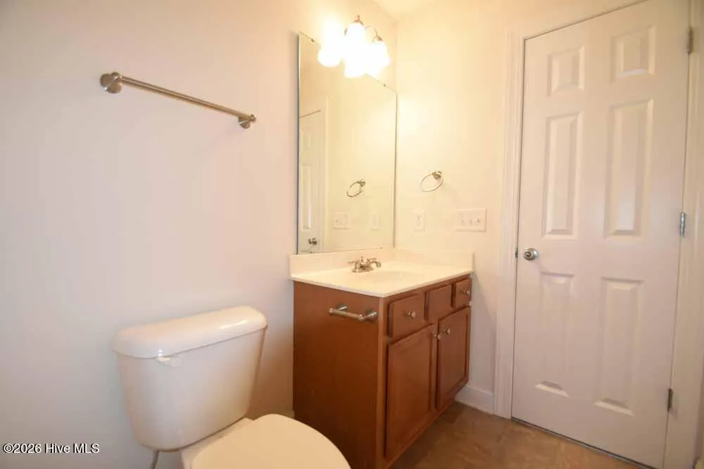 4247 Dudleys Grant Drive #G Winterville, NC 28590