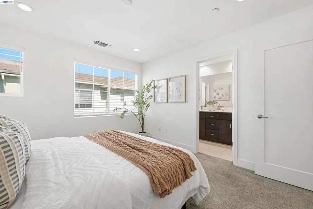 37660 Cape Cod Rd Newark, CA 94560