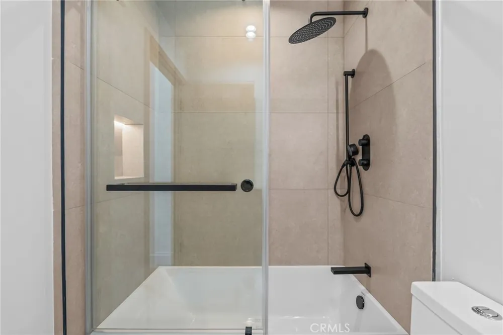 825 Naomi Burbank, CA 91505