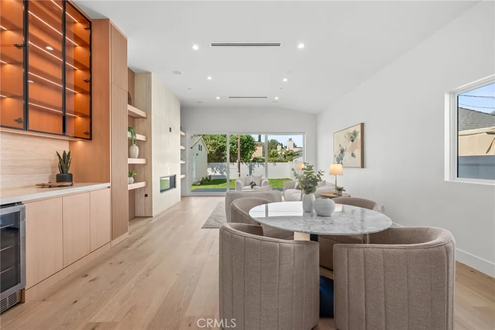 825 Naomi Burbank, CA 91505