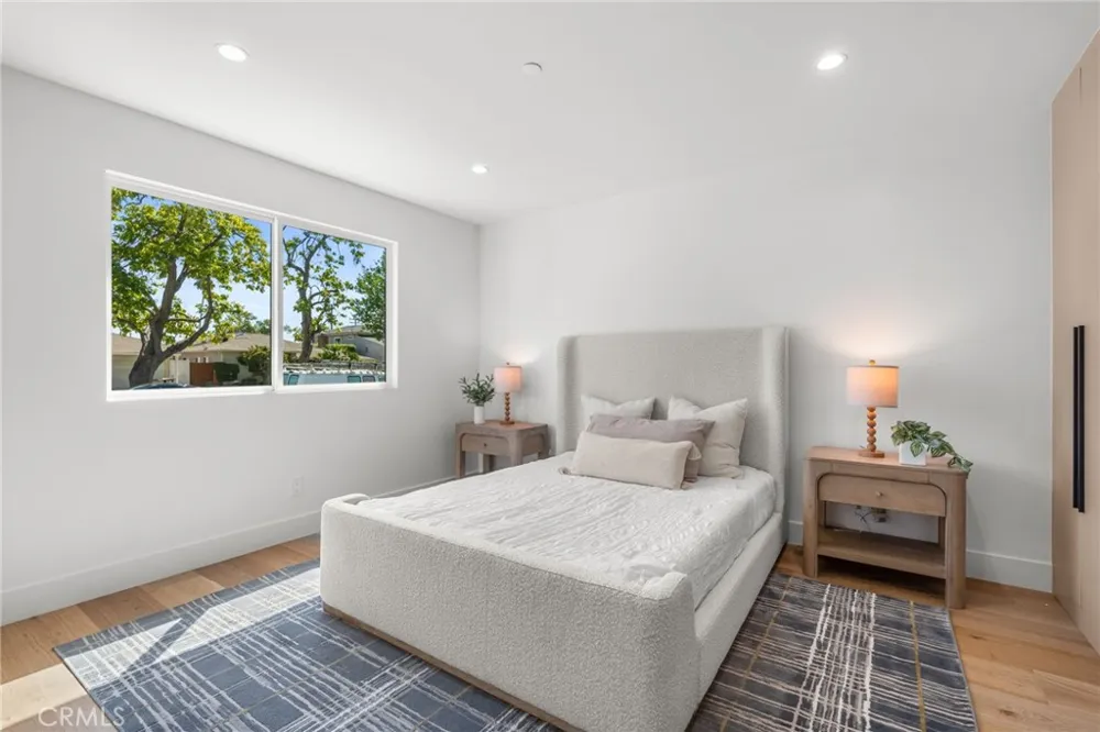 825 Naomi Burbank, CA 91505