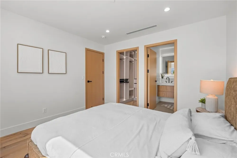 825 Naomi Burbank, CA 91505