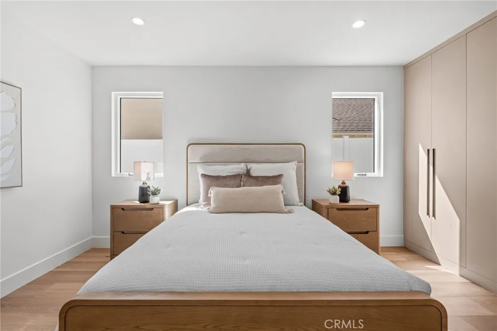 825 Naomi Burbank, CA 91505