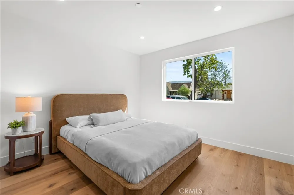 825 Naomi Burbank, CA 91505