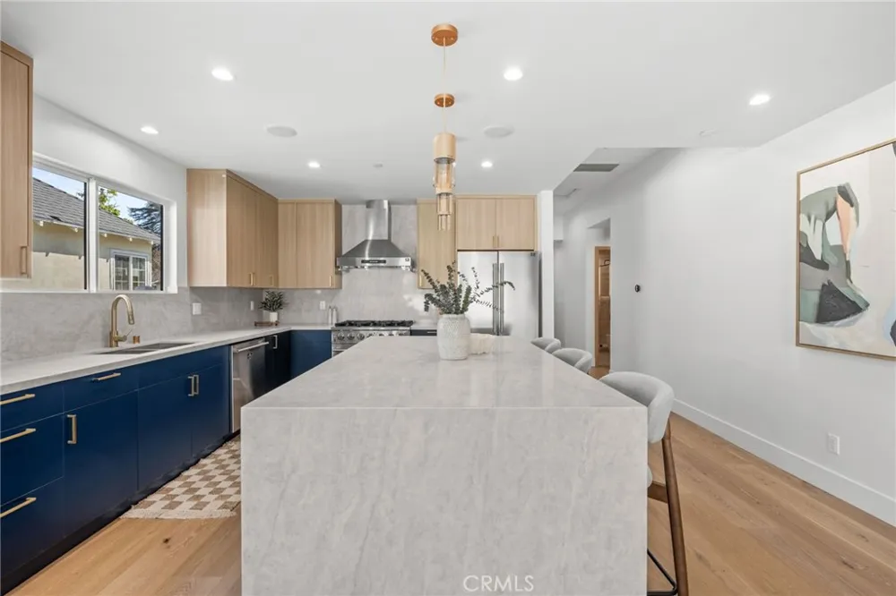 825 Naomi Burbank, CA 91505