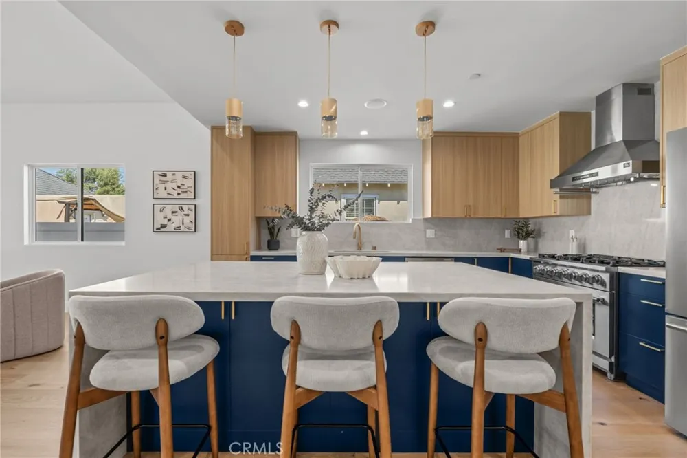 825 Naomi Burbank, CA 91505