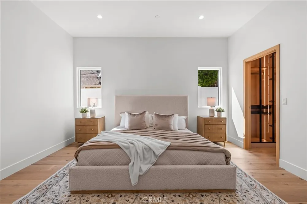 825 Naomi Burbank, CA 91505