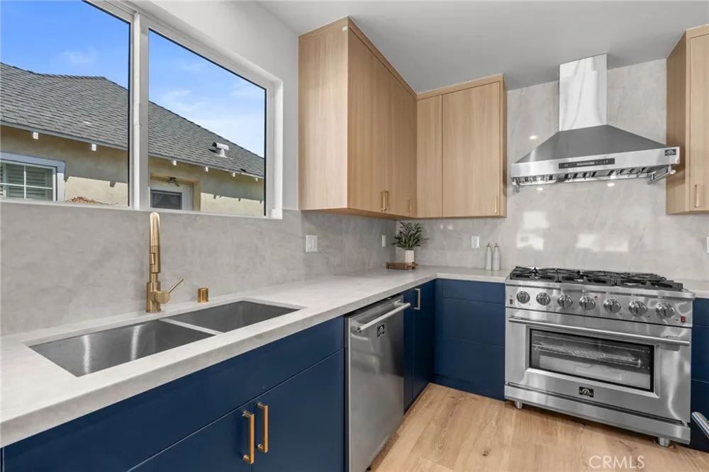 825 Naomi Burbank, CA 91505