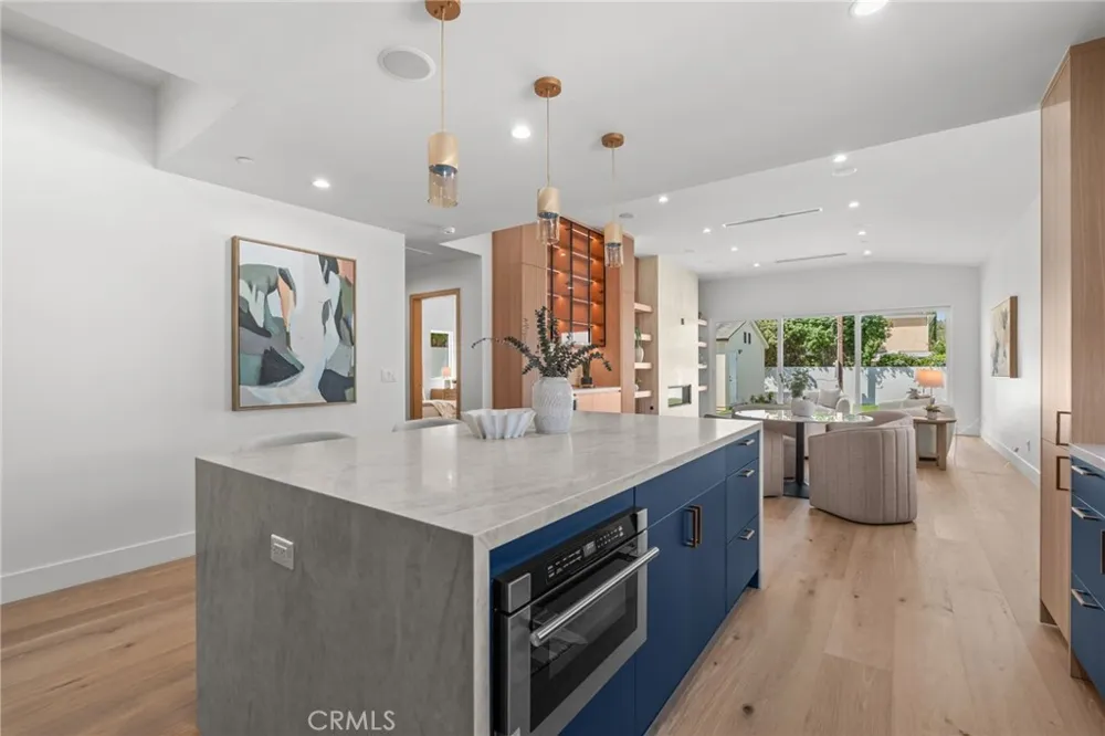 825 Naomi Burbank, CA 91505