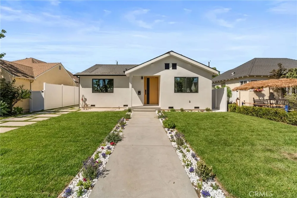 825 Naomi Burbank, CA 91505