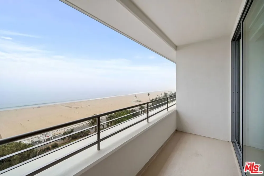 1221 W OCEAN AVENUE #808 Santa Monica, CA 90401