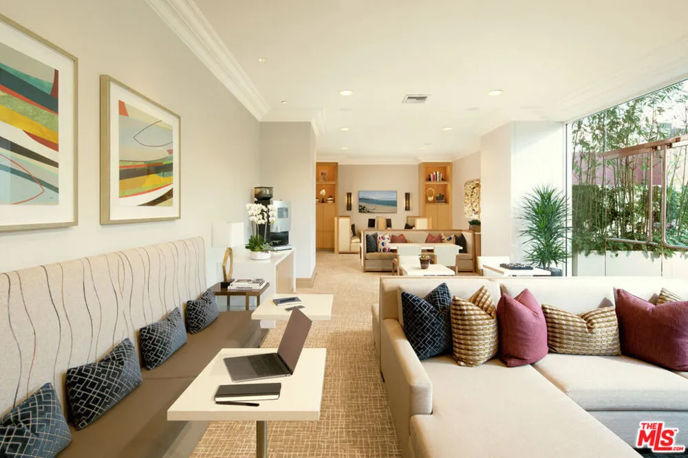1221 W OCEAN AVENUE #808 Santa Monica, CA 90401