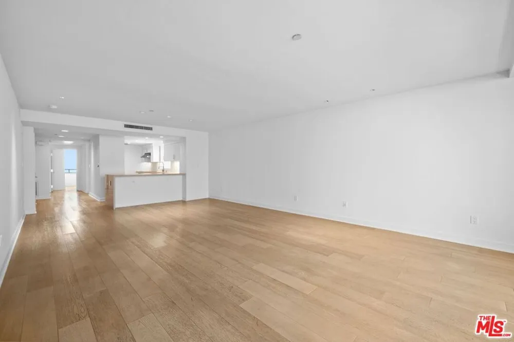 1221 W OCEAN AVENUE #808 Santa Monica, CA 90401