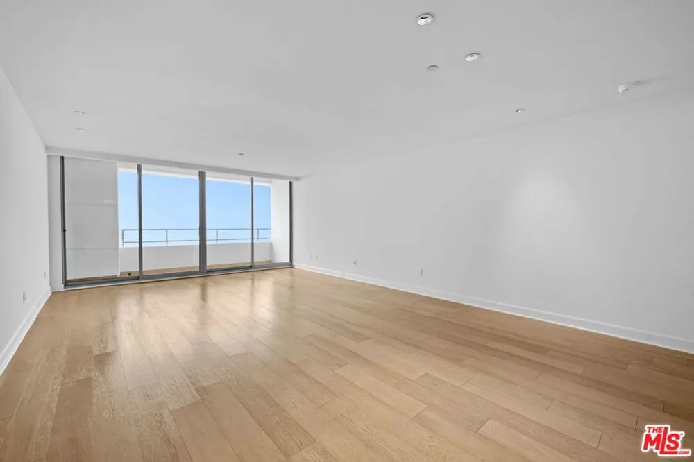 1221 W OCEAN AVENUE #808 Santa Monica, CA 90401