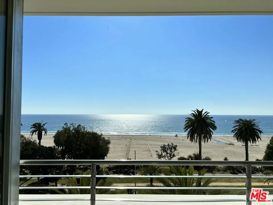 1221 W OCEAN AVENUE #808 Santa Monica, CA 90401