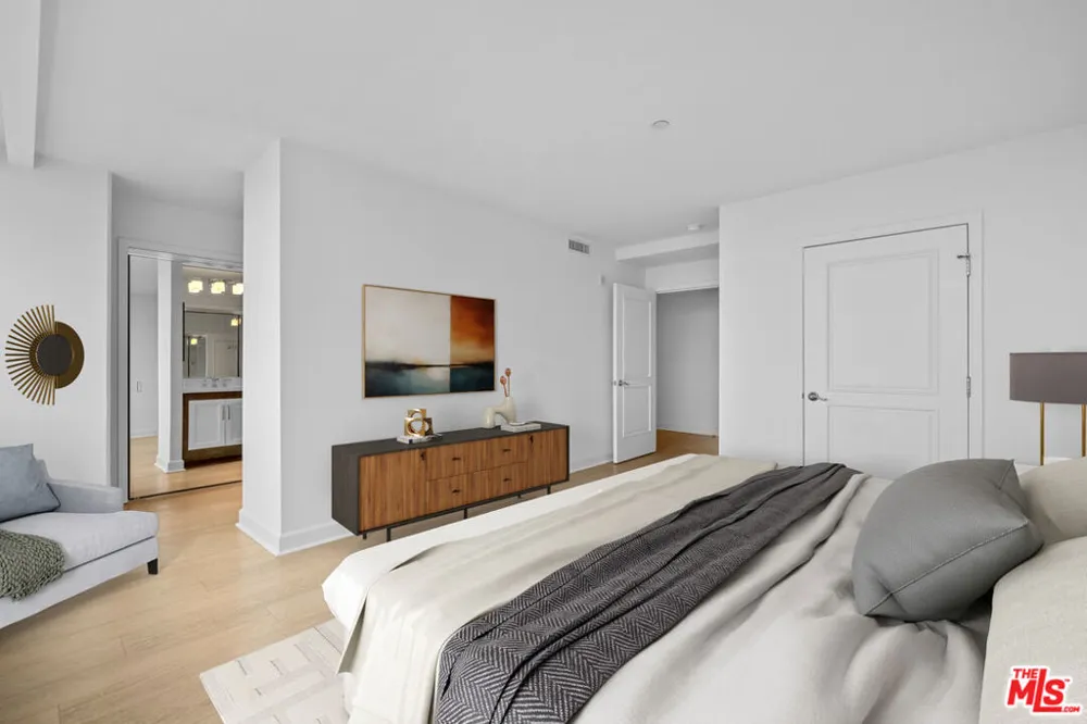 1221 W OCEAN AVENUE #808 Santa Monica, CA 90401