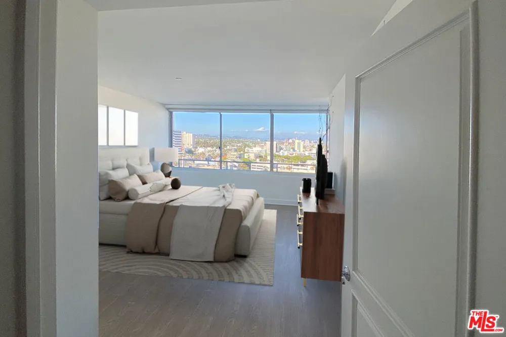1221 W OCEAN AVENUE #808 Santa Monica, CA 90401