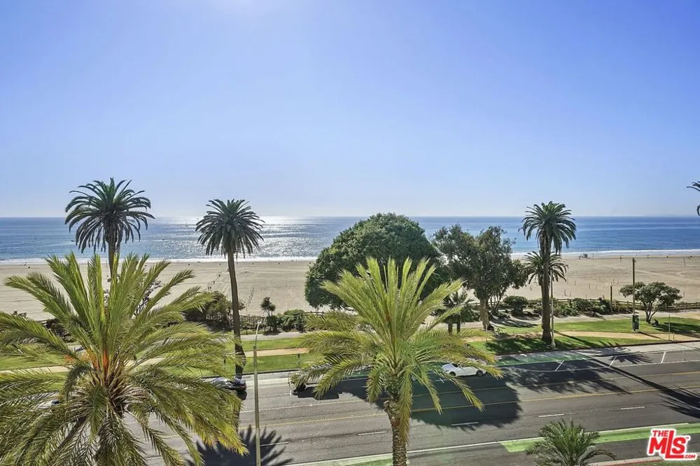 1221 W OCEAN AVENUE #808 Santa Monica, CA 90401