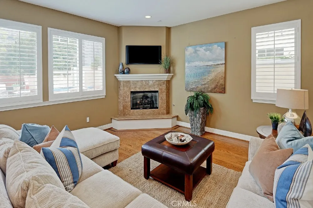 1740 2nd Street Manhattan Beach, CA 90266