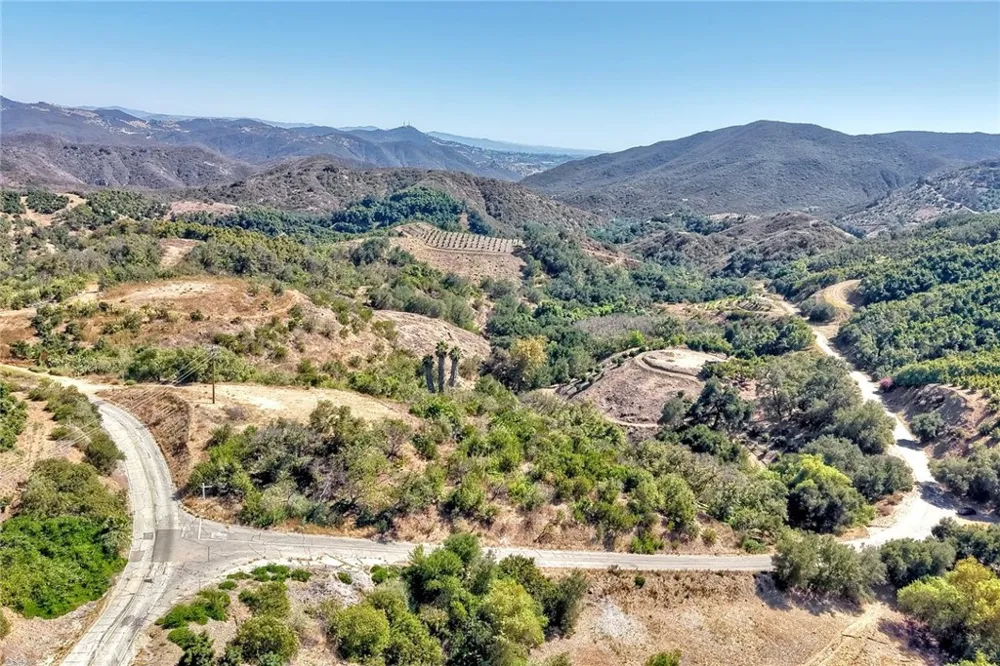 Via Vaquero Temecula, CA 92590