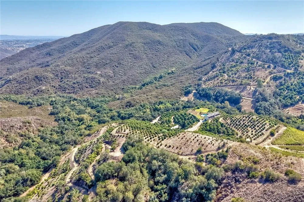 Via Vaquero Temecula, CA 92590