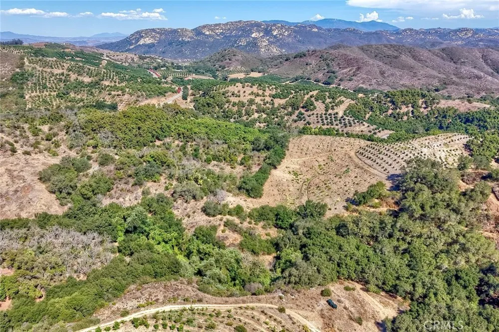 2 Via De Los Robles Temecula, CA 92590