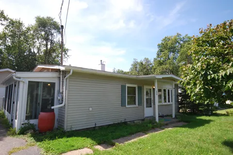 359 Strongbow Trail