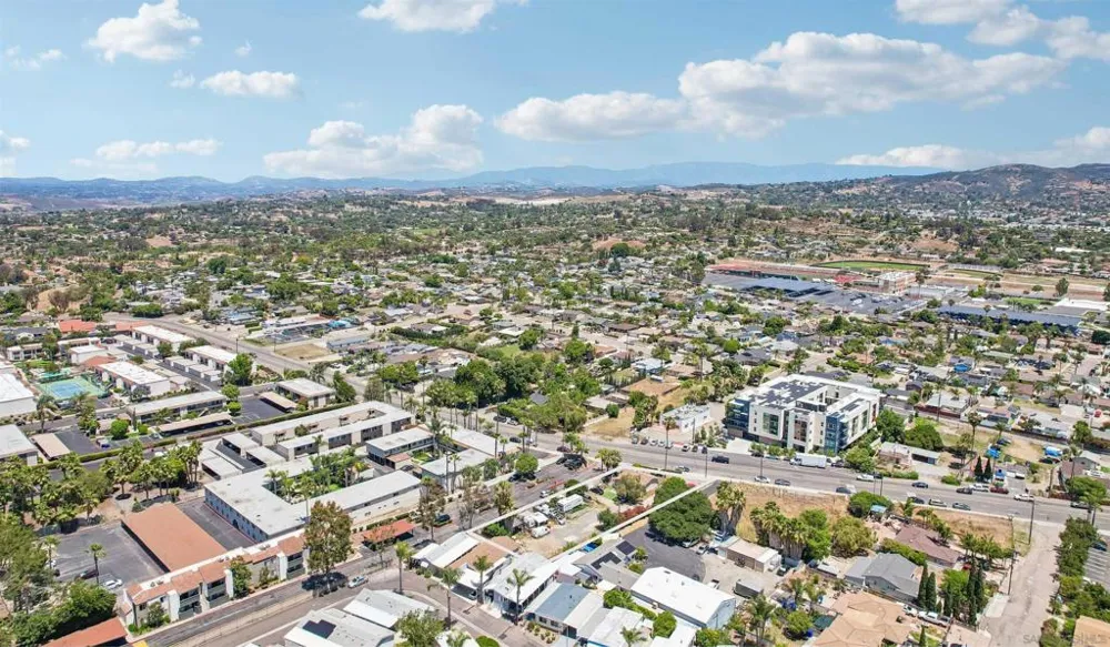 1570 Santa Fe Vista, CA 92083