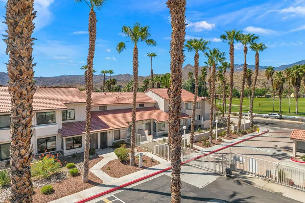 5951 Montecito Drive #5 Palm Springs, CA 92264