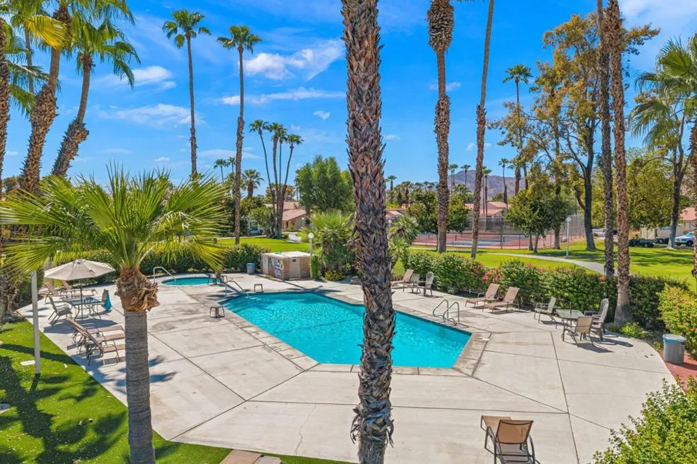 5951 Montecito Drive #5 Palm Springs, CA 92264