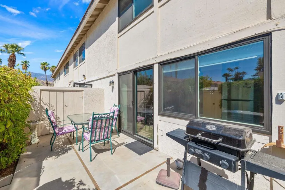 5951 Montecito Drive #5 Palm Springs, CA 92264