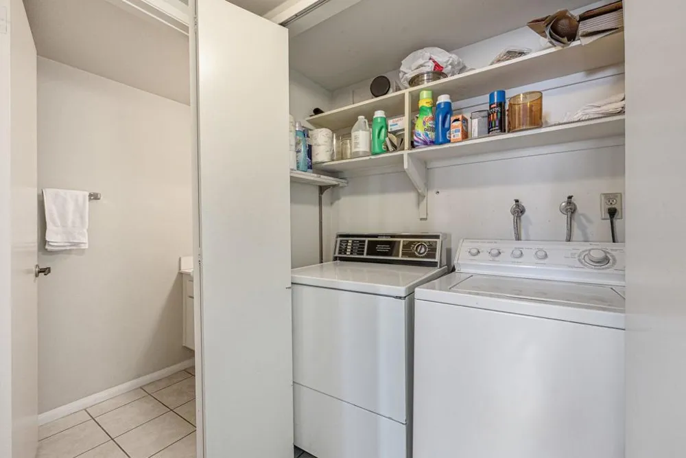 5951 Montecito Drive #5 Palm Springs, CA 92264