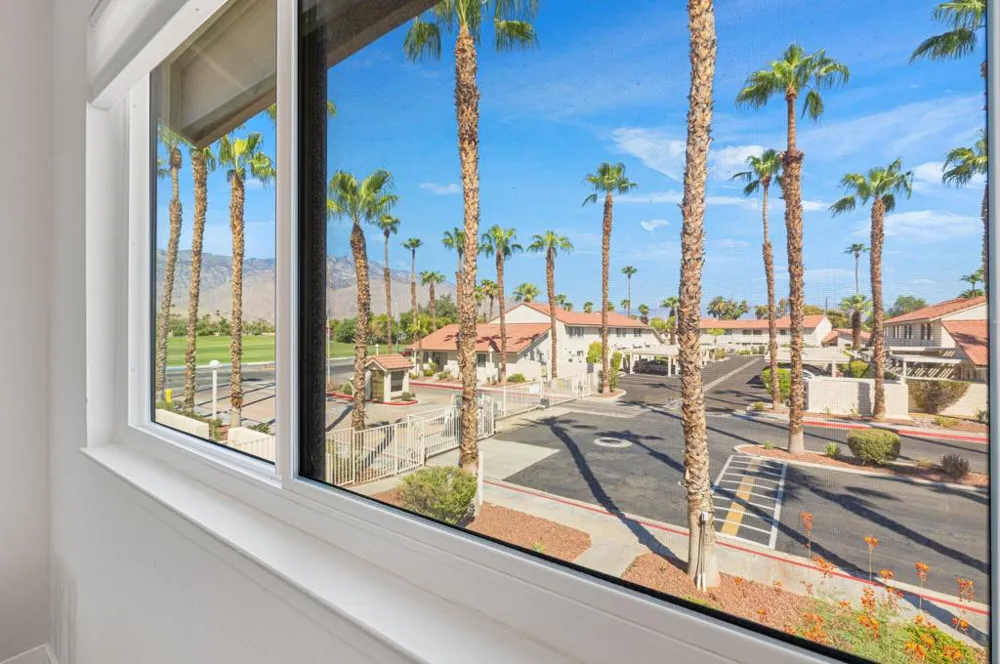 5951 Montecito Drive #5 Palm Springs, CA 92264