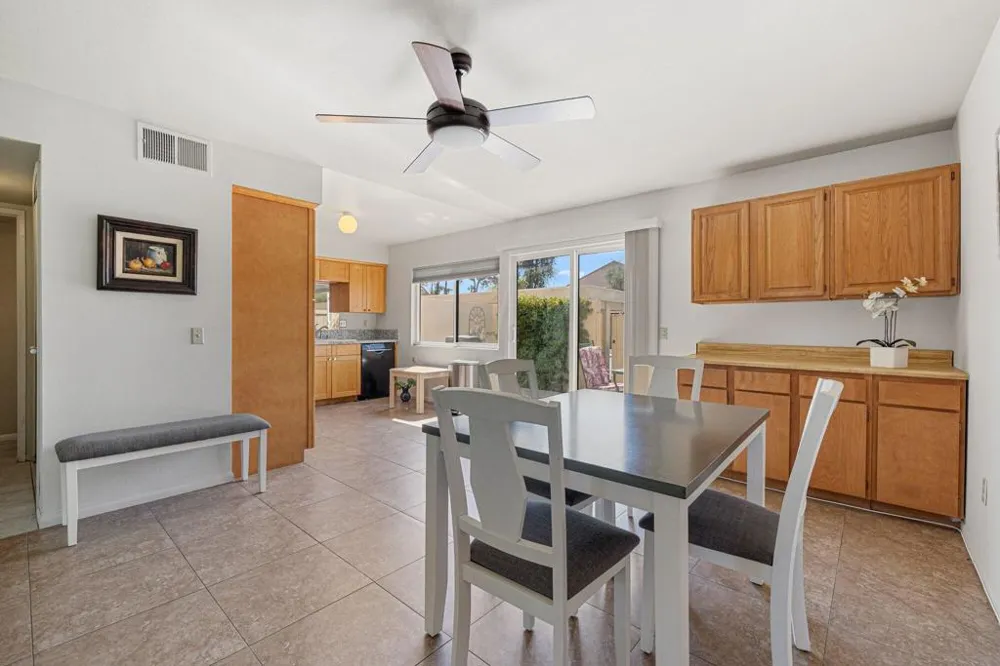 5951 Montecito Drive #5 Palm Springs, CA 92264