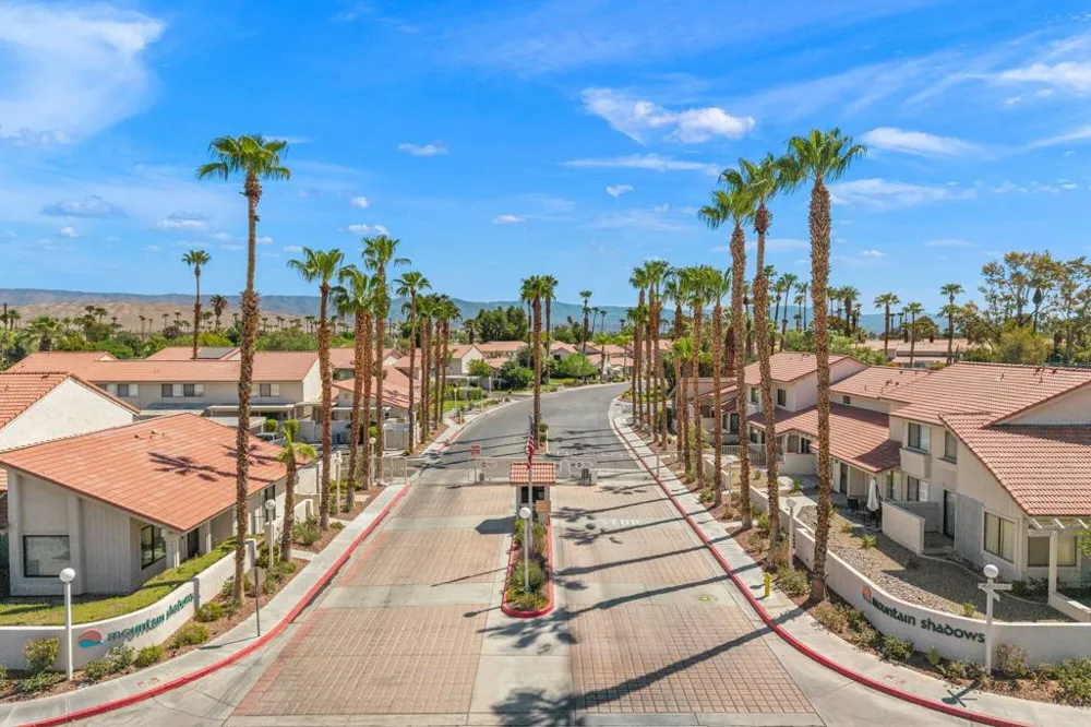 5951 Montecito Drive #5 Palm Springs, CA 92264
