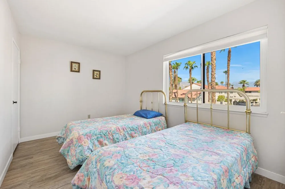 5951 Montecito Drive #5 Palm Springs, CA 92264