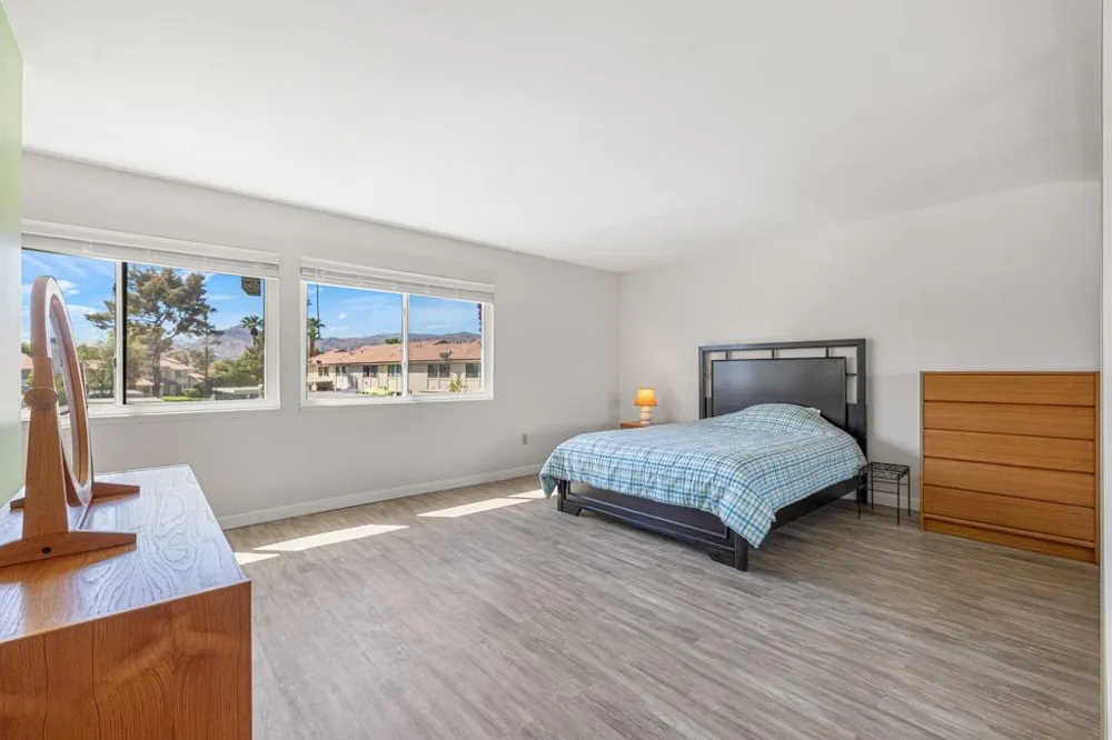 5951 Montecito Drive #5 Palm Springs, CA 92264