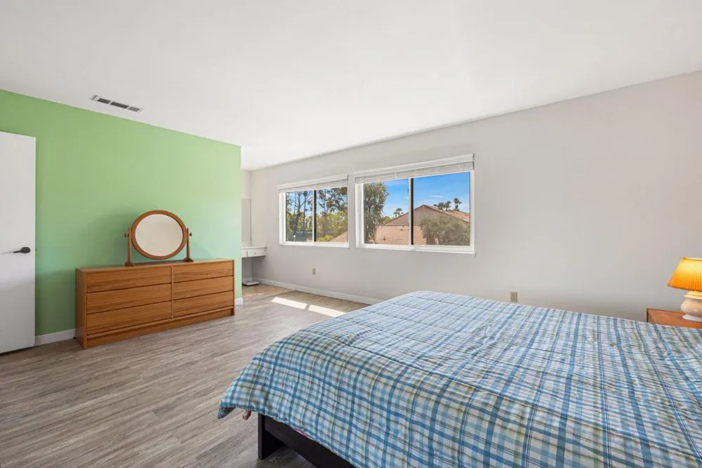 5951 Montecito Drive #5 Palm Springs, CA 92264