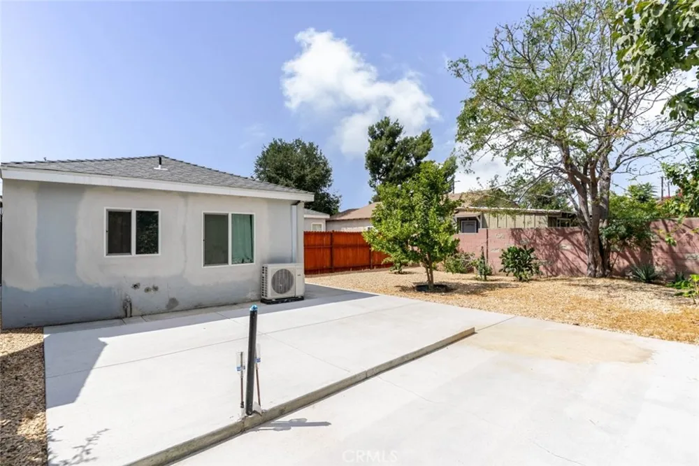1967 8th Street San Fernando, CA 91340